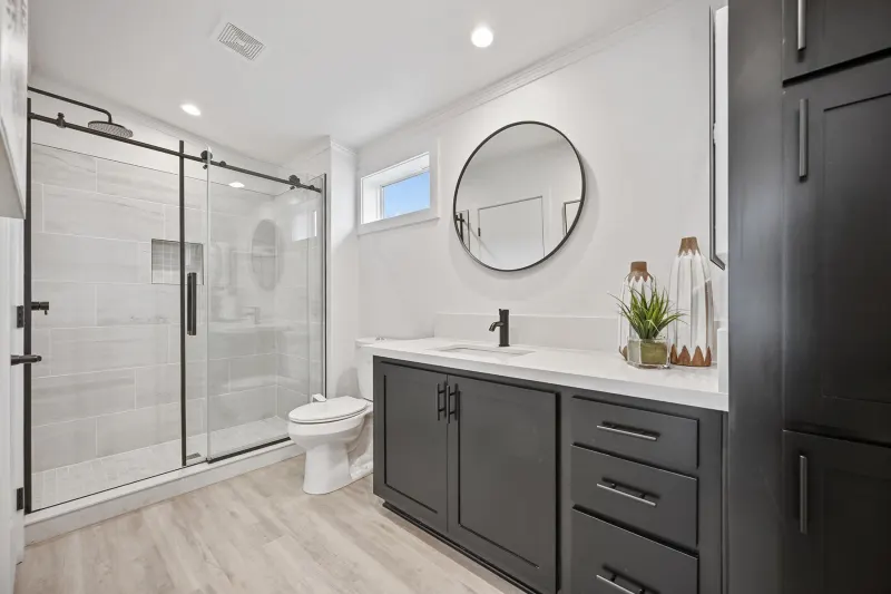 Gs 790 adu bathroom home features