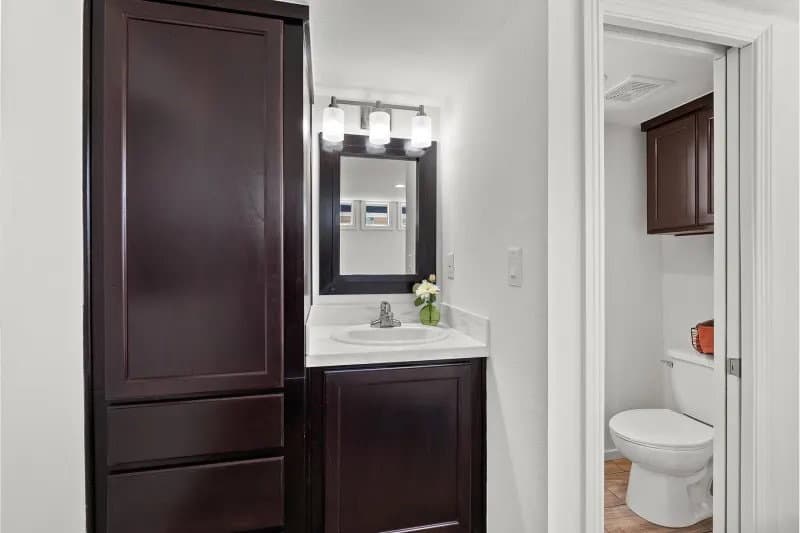 Ath-23l bathroom home features