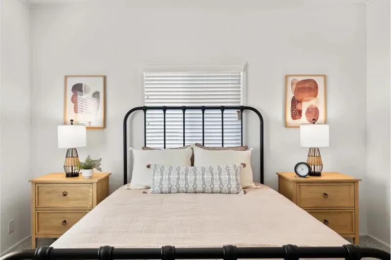 Summit bedroom home features