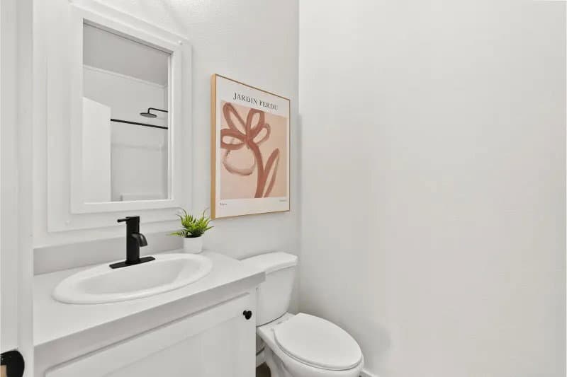 Sm-25027 bathroom home features