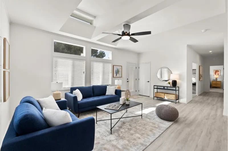 Summit interior home features