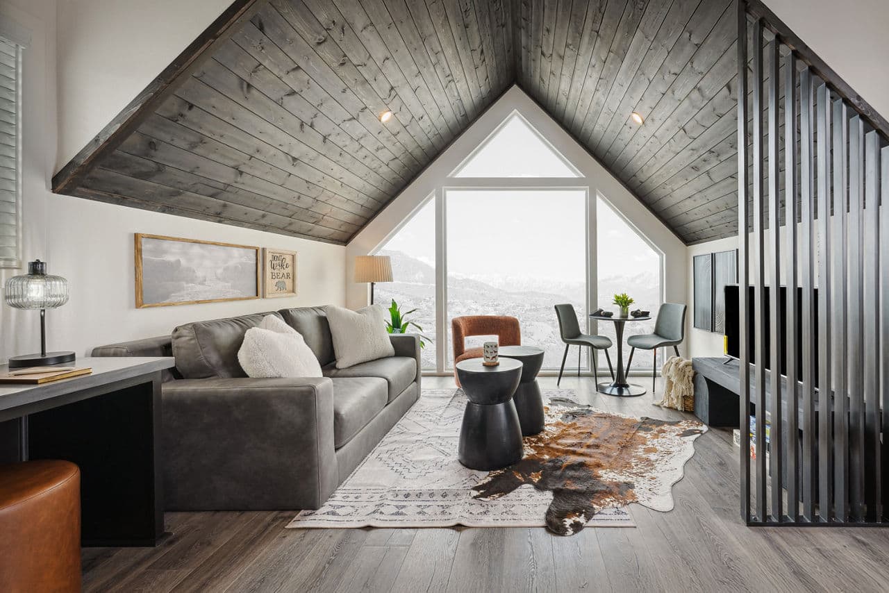 Ata-01 interior home features